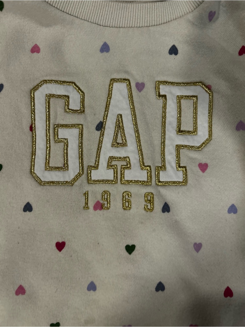 GAP Kids Girls 5T Heart Print Sweatshirt Gold Logo Pullover Crewneck